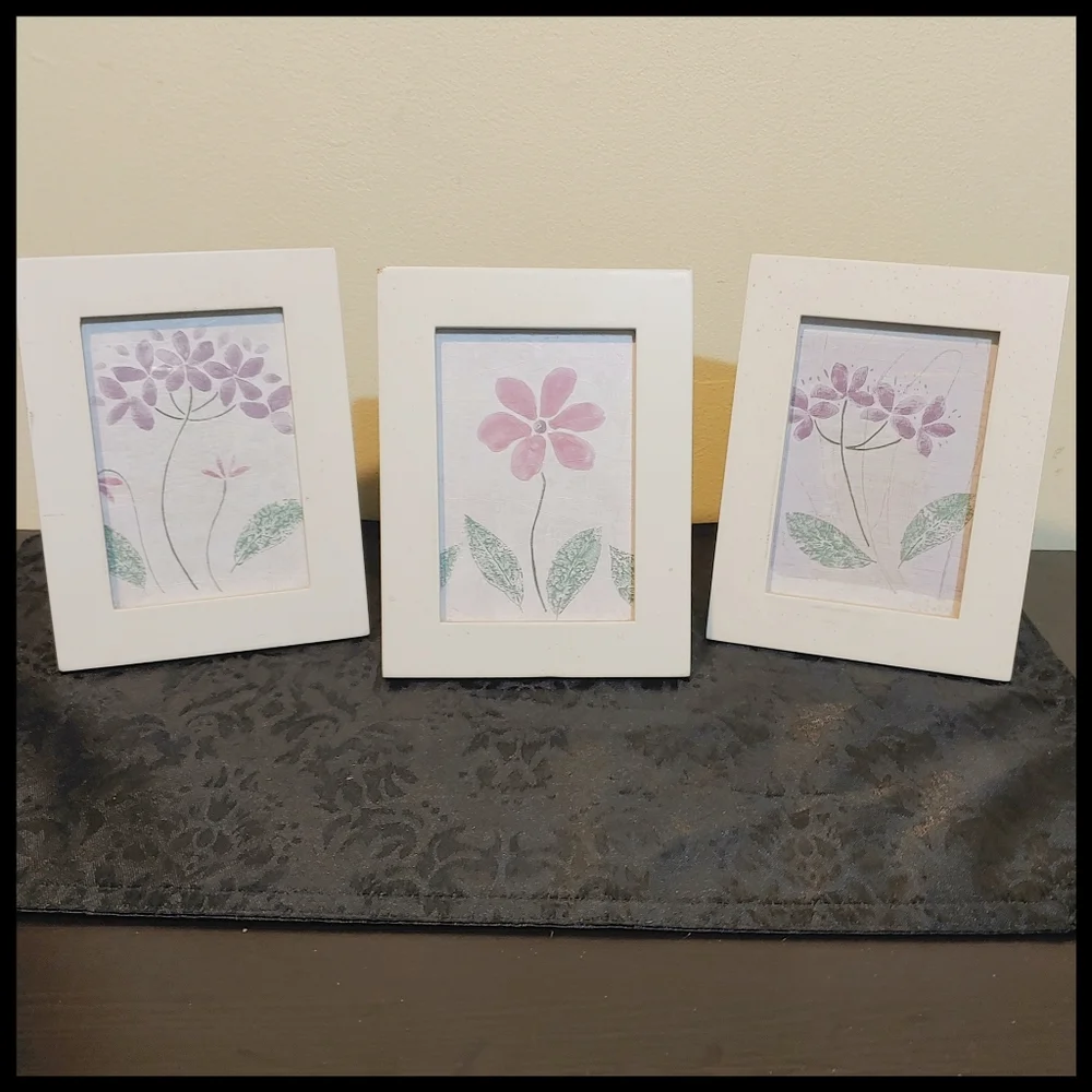 Set of 3 Matching Floral Prints in Table Top Frames